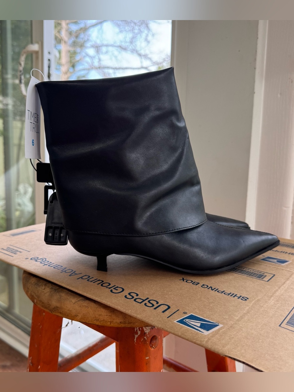 Time and Tru Fold Over Kitten Heel Ankle Boots Women’s 6 Black Memory Foam New - Picture 6 of 16